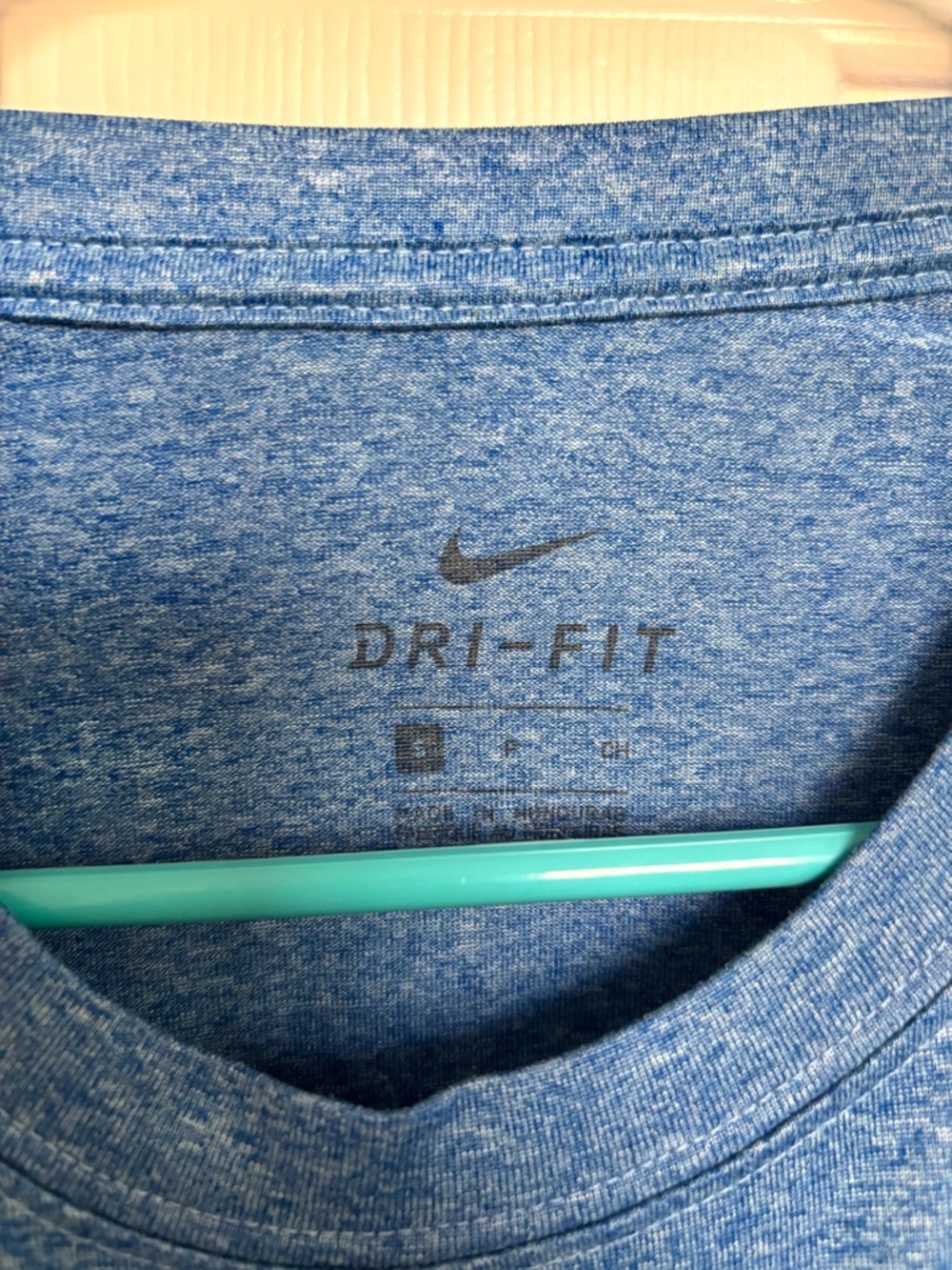 💙Nike Dri-Fit performance tee - Picture 2 of 4